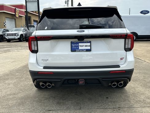 Used 2025 Ford Explorer ST AWD/4WD image 7