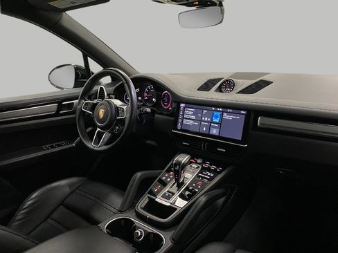 Used 2020 Porsche Cayenne S image 21