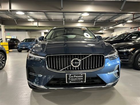 Certified 2023 Volvo XC60 B5 Ultimate w/ Climate Package image 6