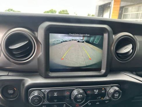 Used 2021 Jeep Wrangler Unlimited Sport w/ Sun And Sound Package AWD/4WD image 9