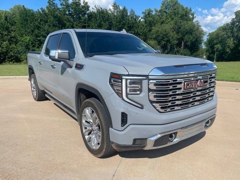 Used 2025 GMC Sierra 1500 Denali w/ Denali Reserve Package AWD/4WD image 3