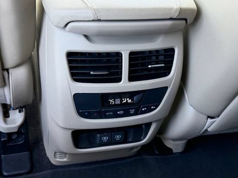 Used 2017 Acura MDX SH-AWD image 15