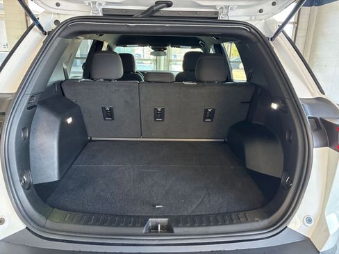 Used 2025 Chevrolet Equinox LT image 32