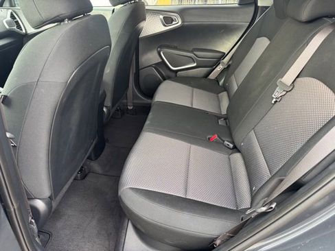 Certified 2025 Kia Soul LX image 9