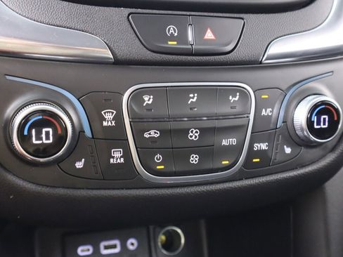 Used 2022 Chevrolet Equinox LT image 21