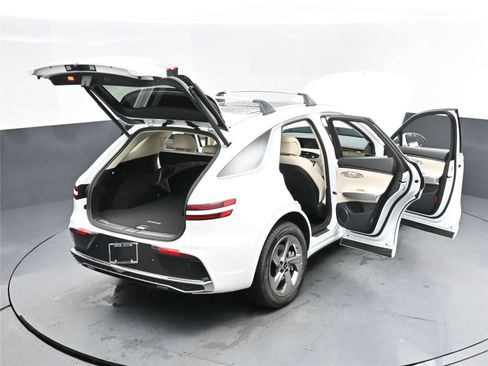 New 2026 Genesis GV70 2.5T Select image 17