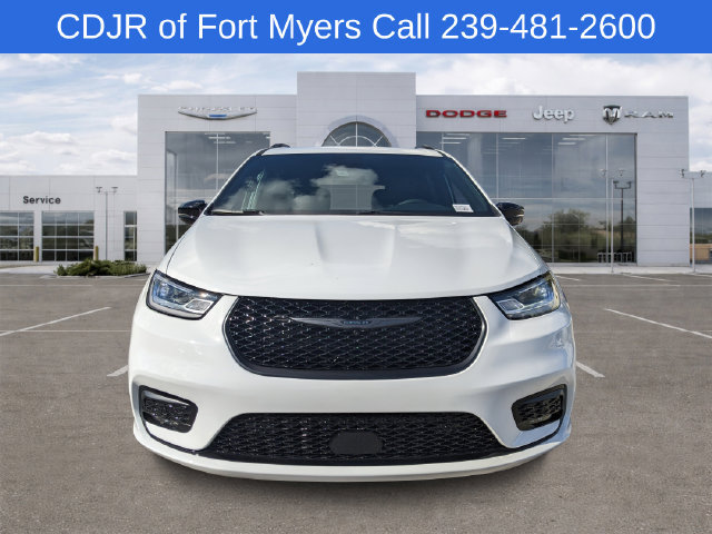New 2026 Chrysler Pacifica Select FWD image 6