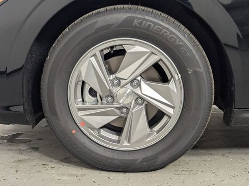 New 2026 Hyundai Elantra SE image 9