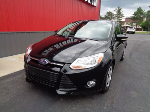 Used 2013 Ford Focus SE FWD image 1