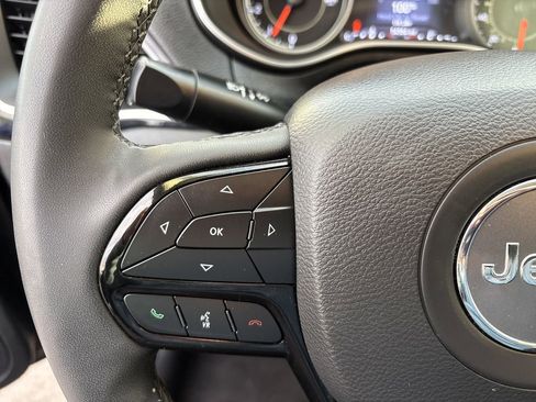 Used 2023 Jeep Cherokee Altitude Lux image 13