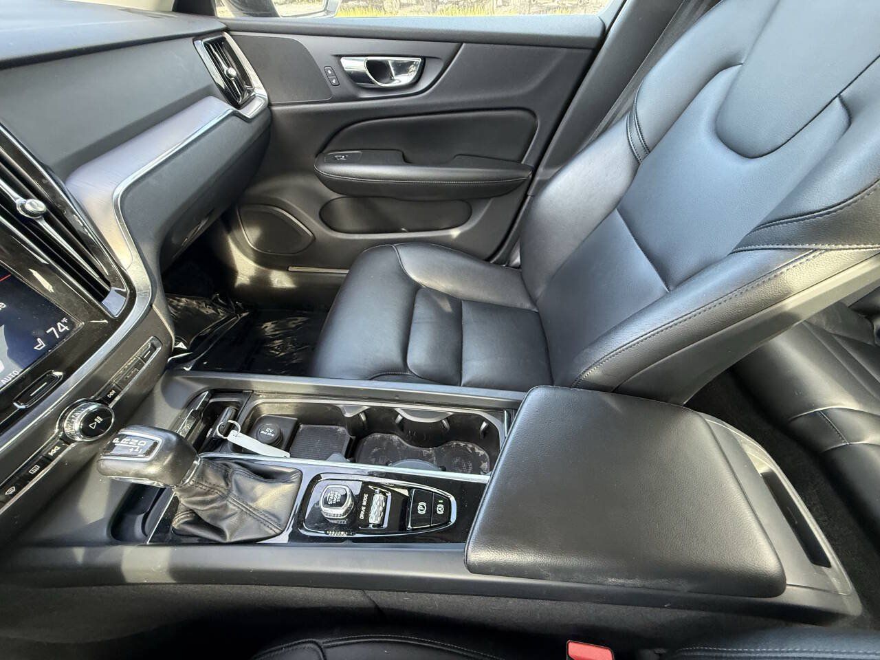 Used 2019 Volvo S60 T5 Momentum w/ Premium Package FWD image 25