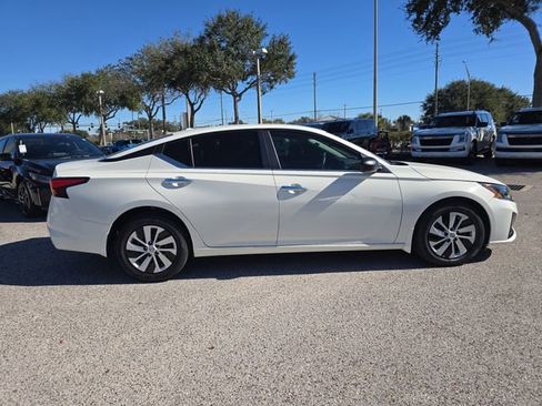 Certified 2025 Nissan Altima 2.5 S image 9