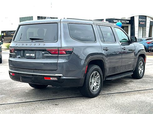 Used 2023 Jeep Wagoneer 4WD w/ Convenience Group I image 8