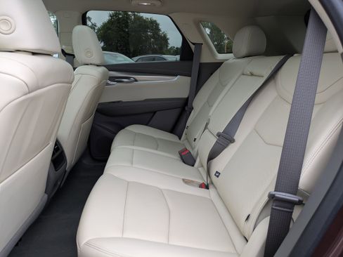 Used 2022 Cadillac XT5 Premium Luxury w/ Technology Package image 10