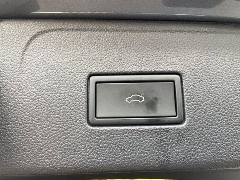 Used 2023 Volkswagen Atlas SEL R-Line image 7