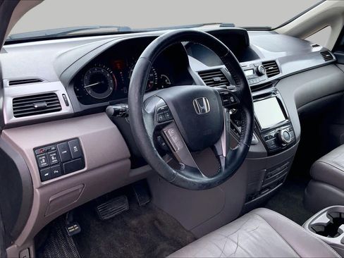 Used 2014 Honda Odyssey Touring Elite image 17