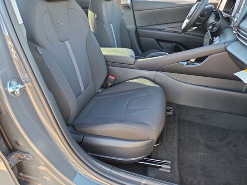 New 2026 Hyundai Elantra SE image 21