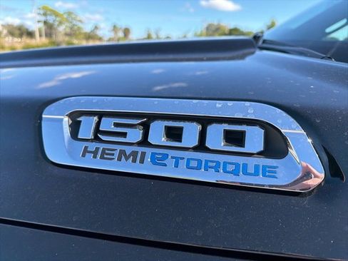 Used 2021 RAM 1500 Limited image 12