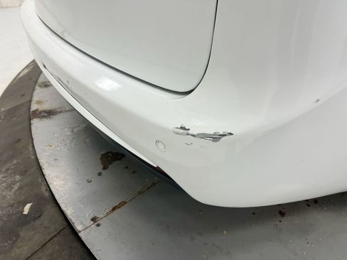 Used 2018 Chrysler Pacifica Touring-L FWD image 32