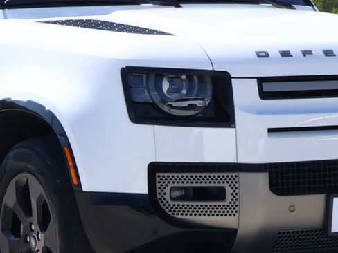 Used 2023 Land Rover Defender 110 X-Dynamic SE image 8