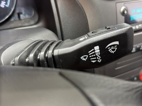 Used 2014 Chevrolet Captiva Sport LS FWD image 25