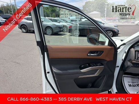 Certified 2023 Nissan Pathfinder Platinum AWD/4WD image 11
