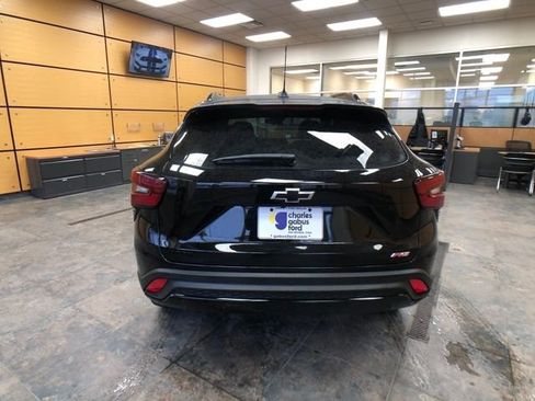 Used 2026 Chevrolet Trax RS w/ Sunroof Package image 6