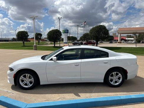 Used 2022 Dodge Charger SXT w/ Leather Interior Group image 5