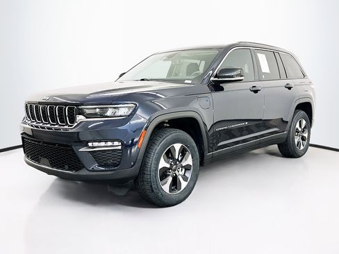Used 2022 Jeep Grand Cherokee Limited 4xe w/ Luxury Tech Group II image 3
