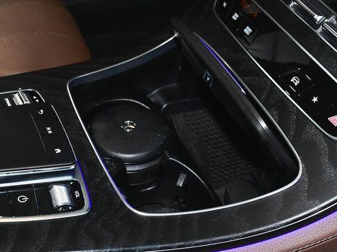 Used 2023 Mercedes-Benz E 350 4MATIC Sedan image 64