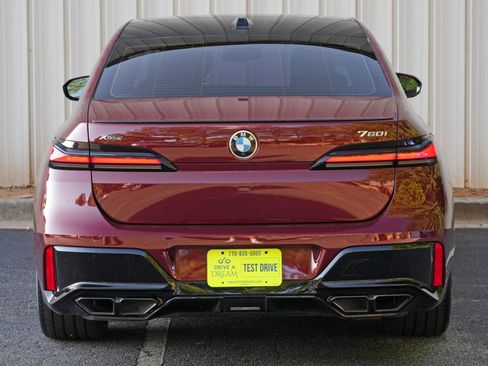 Used 2023 BMW 760i xDrive AWD/4WD image 59