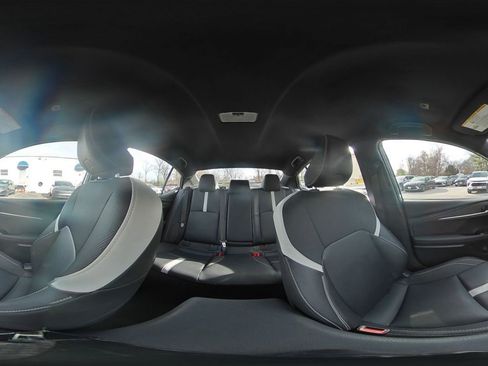 Used 2025 Toyota Camry SE image 40