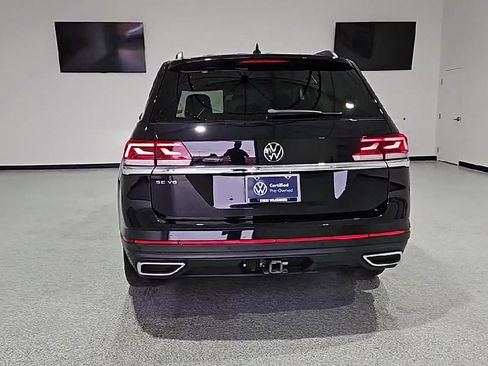 Certified 2023 Volkswagen Atlas SE w/ Black Wheel Package FWD image 7