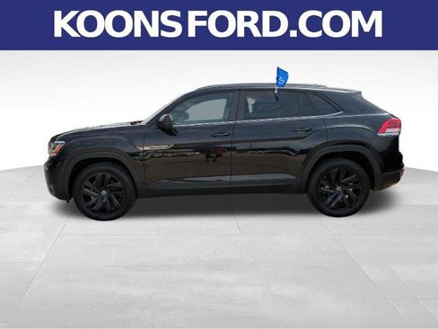 Used 2022 Volkswagen Atlas Cross Sport SE w/ Black Wheel Package AWD/4WD image 2