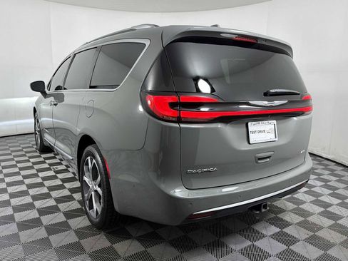 Used 2021 Chrysler Pacifica Pinnacle image 8