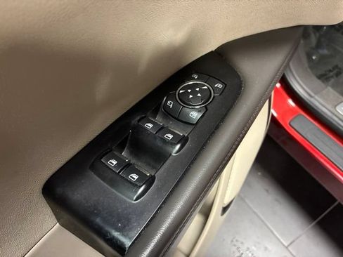 Used 2017 Lincoln MKX Select w/ Select Plus Package FWD image 11