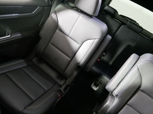 Used 2025 GMC Acadia Elevation w/ Elevation Premium Package image 12