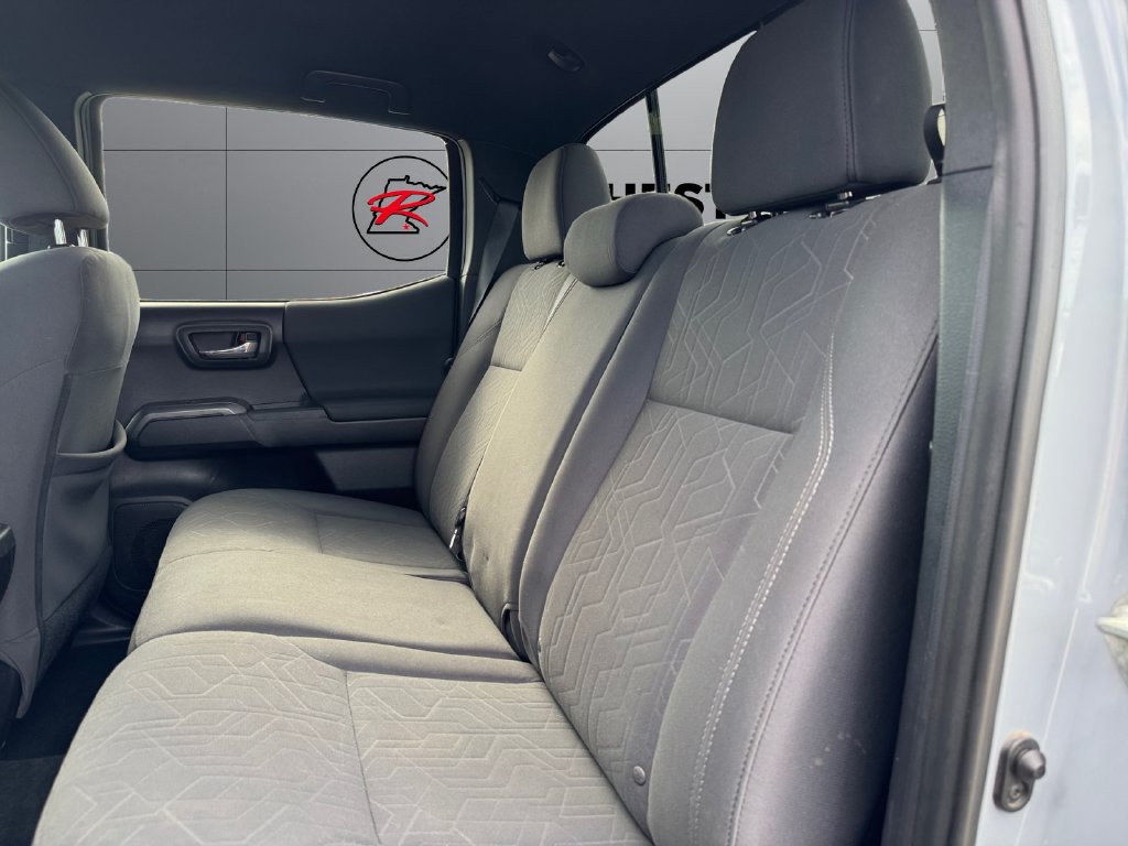 Certified 2019 Toyota Tacoma TRD Off-Road AWD/4WD image 18