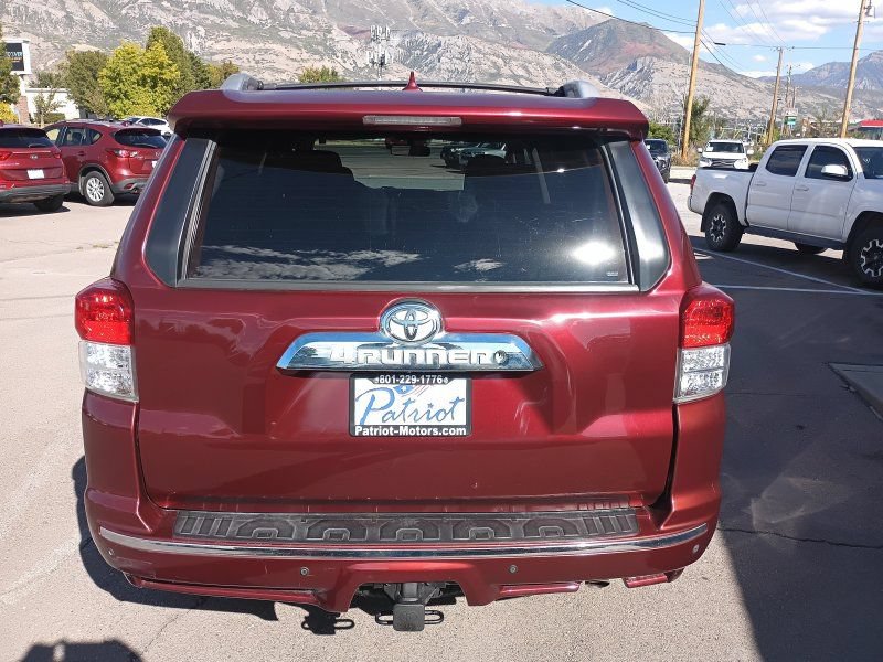 Used 2013 Toyota 4Runner SR5 AWD/4WD image 4