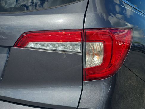 Used 2020 Honda Pilot LX image 6