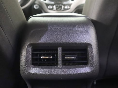 Used 2023 Chevrolet Equinox LT image 44