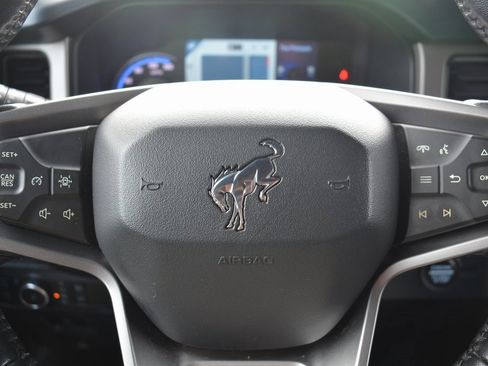 Used 2022 Ford Bronco Outer Banks image 10