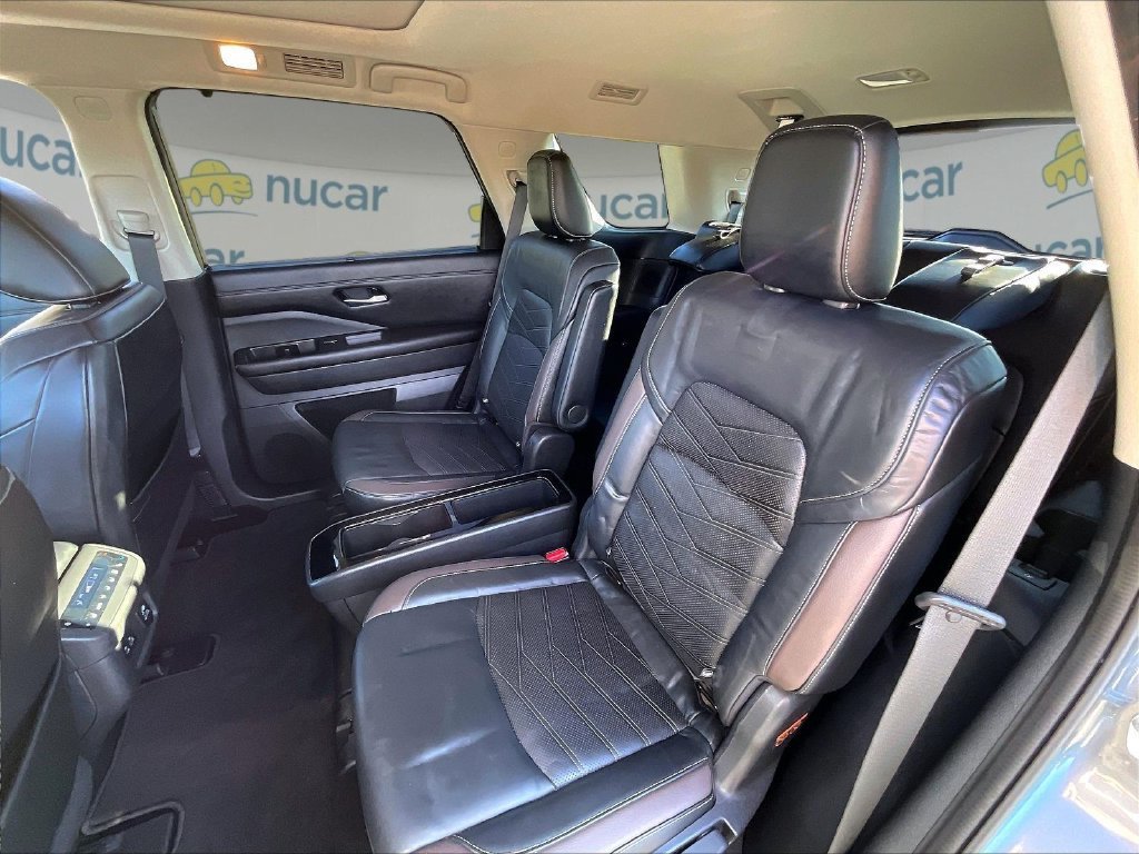 Used 2022 Nissan Pathfinder Platinum w/ Cargo Package AWD/4WD image 14