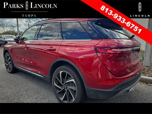 Used 2025 Lincoln Corsair Reserve image 11