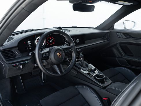 Used 2022 Porsche 911 GT3 RWD image 5