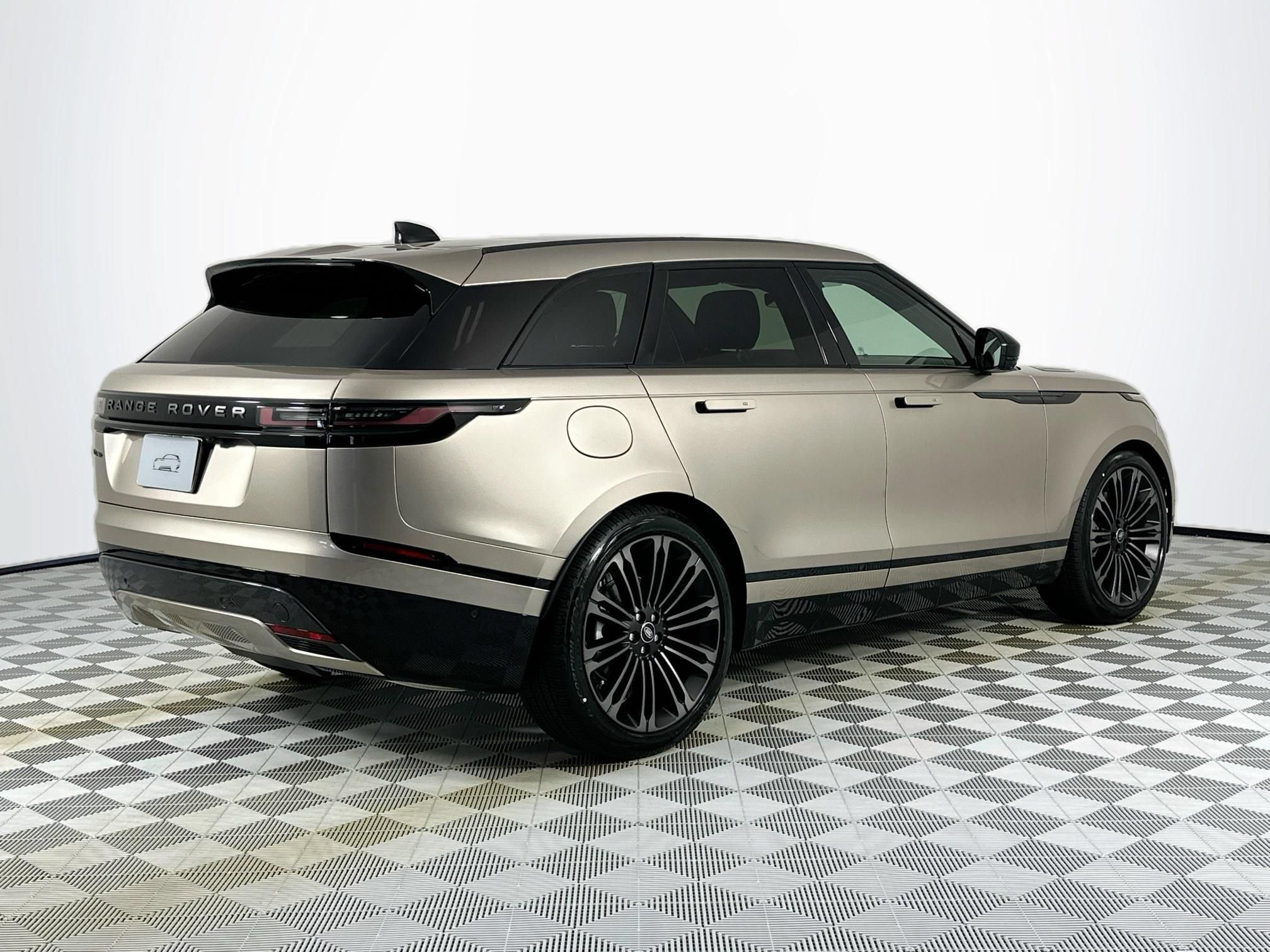 Used 2026 Land Rover Range Rover Velar Dynamic SE AWD/4WD image 5