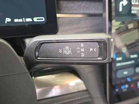 Used 2024 Rivian R1S Adventure AWD/4WD image 32