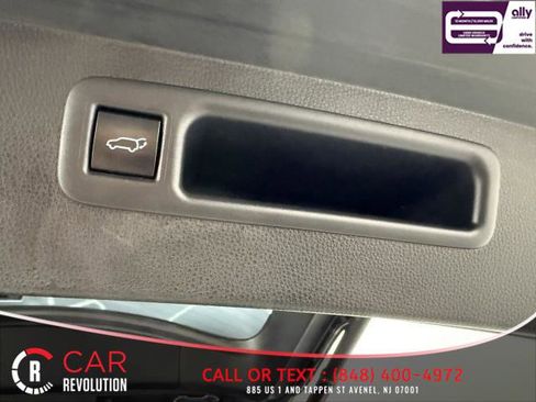 Used 2021 Toyota Highlander XLE image 8