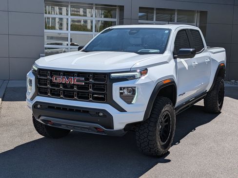 Used 2025 GMC Canyon AT4 w/ AT4X Package AWD/4WD image 8