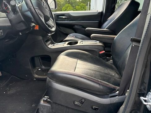 Used 2019 Dodge Grand Caravan GT FWD image 5